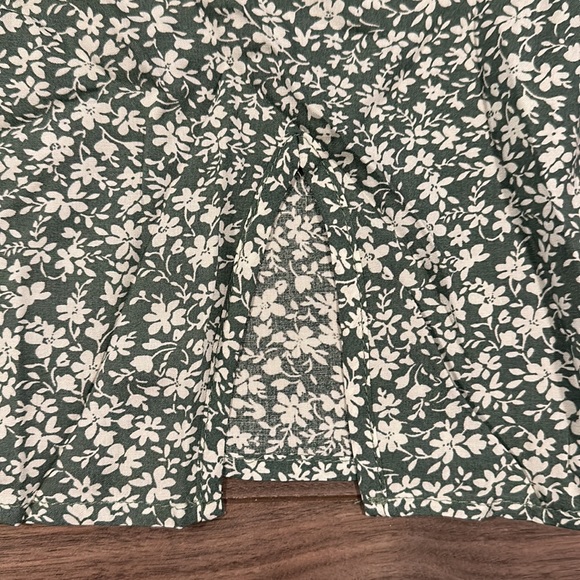 SHEIN Floral Skirt with Small Left Let Slit - Picture 2 of 6